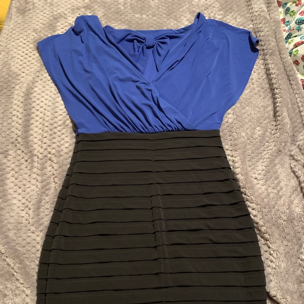 Dress - Picture 2 of 4
